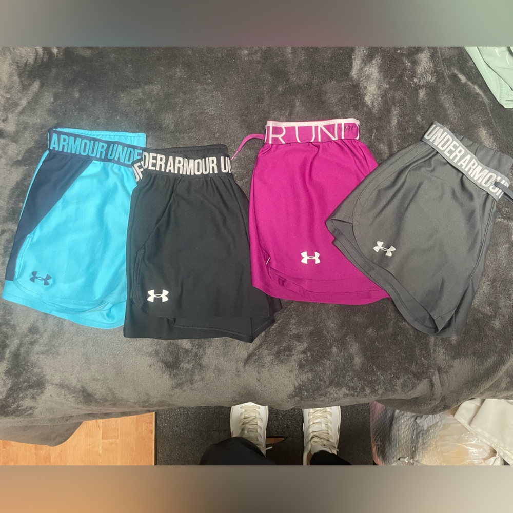 UNDER ARMOR SHORTS